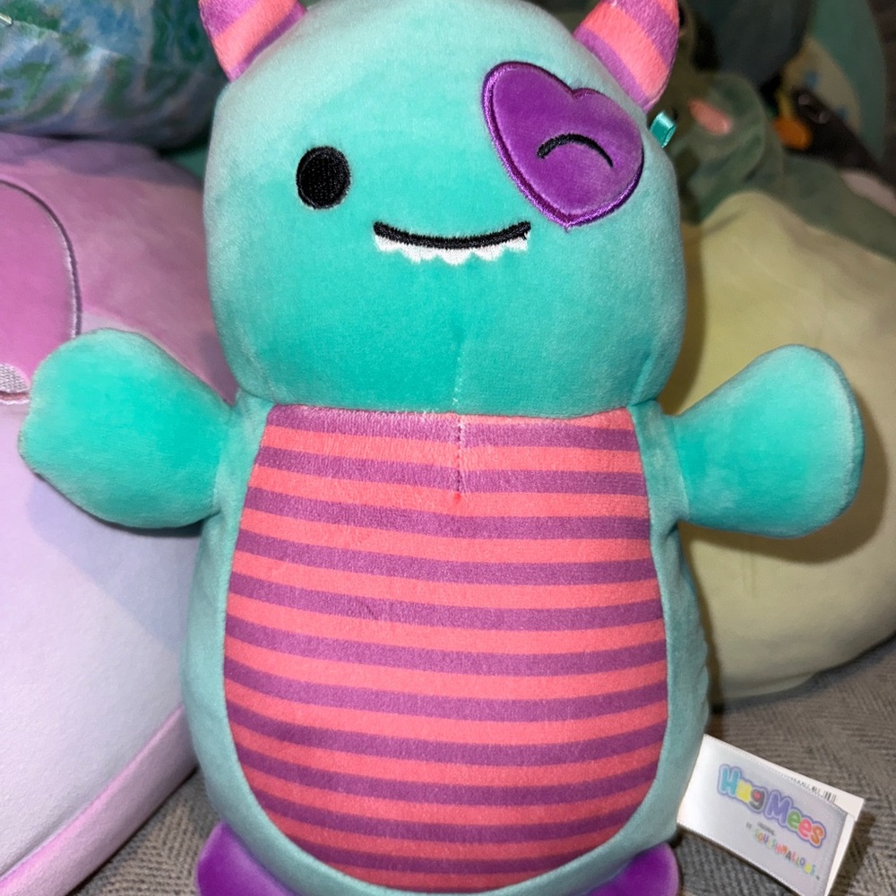 Squishmallows 10" Valentines Hug Mees Leon the Monster
